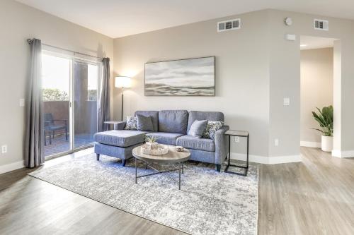 Sunny San Diego Condo with Pool Access Near Wineries in 4S Ranch