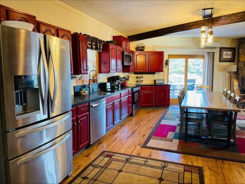 3 Bears Lodge in Oakland, USA