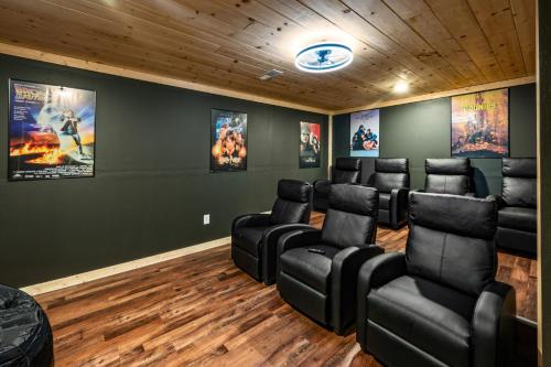 Central Location, Hot Tub, Theater, Grill, EZ Roads, Pigeon Forge (zdjęcie 6)