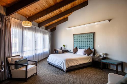 Munras Inn - main image