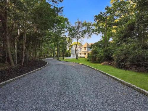 The President Mansion Luxurious 7BR Family Retreat home in Bay Shore, USA
