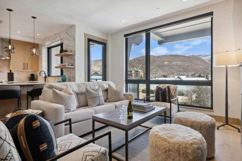 One Riverfront Condo 405 by East West Hospitality in Avon, USA