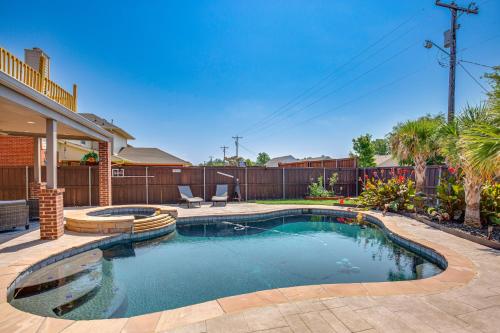 Centrally Located Rowlett Home with Outdoor Kitchen! in Rowlett, Vereinigte Staaten von Amerika