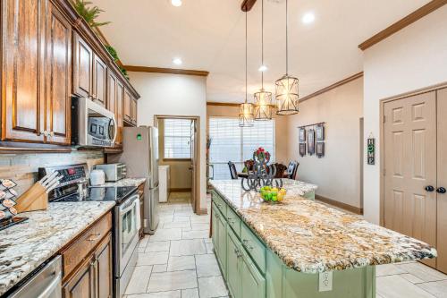 Centrally Located Rowlett Home with Outdoor Kitchen! in Rowlett, USA