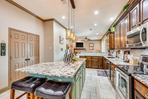 Centrally Located Rowlett Home with Outdoor Kitchen! in Rowlett, USA