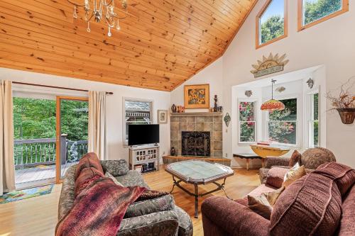 Smoky Mountain Magic in Waynesville, USA