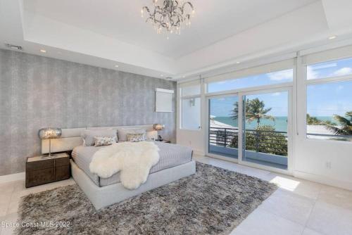 Luxurious Retreat At The Whispering Palms in Sebastian, USA