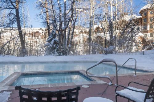 Oxford Court 303 by East West Hospitality in Beaver Creek, USA