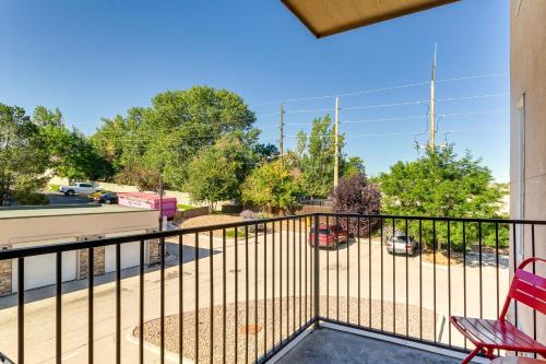 Pet-Friendly Condo with Balcony about 17 Mi to Denver in Aurora, USA
