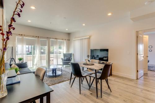 Pet-Friendly Condo with Balcony about 17 Mi to Denver in Aurora, USA