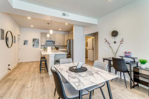 Pet-Friendly Condo with Balcony about 17 Mi to Denver in Aurora, USA