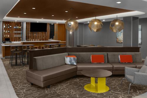 SpringHill Suites by Marriott Grand Rapids Airport Southeast - image 2