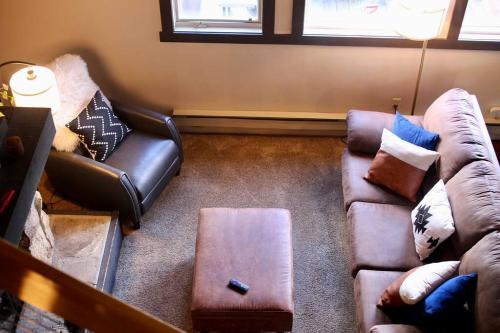 Condo Adjacent Nordic Ski, Fireplace & Indoor Pool in Big Sky Meadow Village, USA