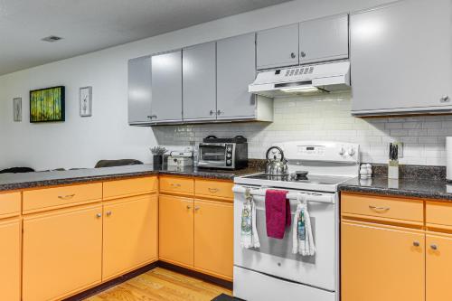 Family Condo By Mark Twain Lake & Jellystone Park in Monroe City (MO)