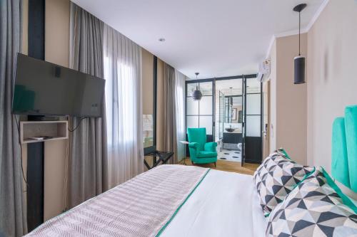 3 twin beds