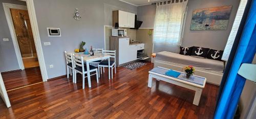 Apartments with a parking space Rovinj - 16498 - image 3