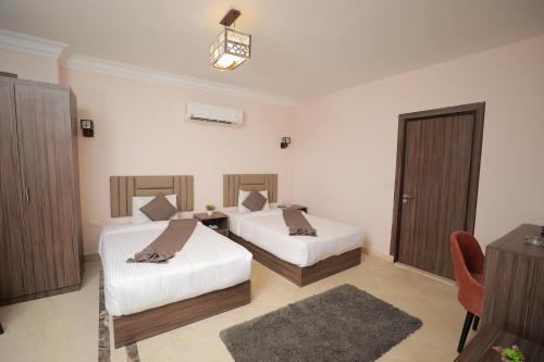 Aziz Egypt Pyramids Hotel