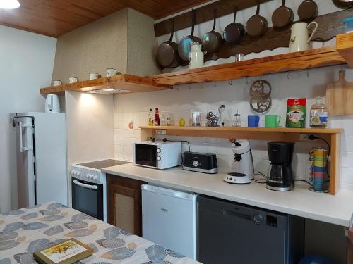 Gîte La Bazoche-Gouet, 5 pièces, 9 personnes - FR-1-581-96 (Maison spacieuse avec jardin, BBQ, table de ping-pong, proche commerces, pour 9 personnes et bebes -) in Unverre