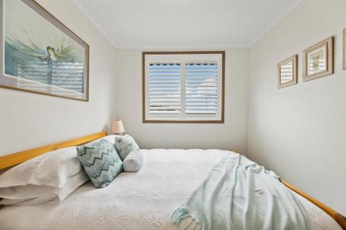 Three-Bedroom Apartment image 9