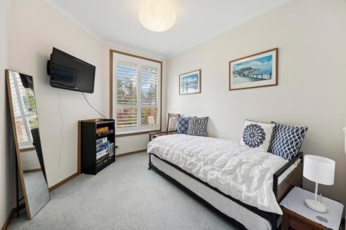 Three-Bedroom Apartment image 7