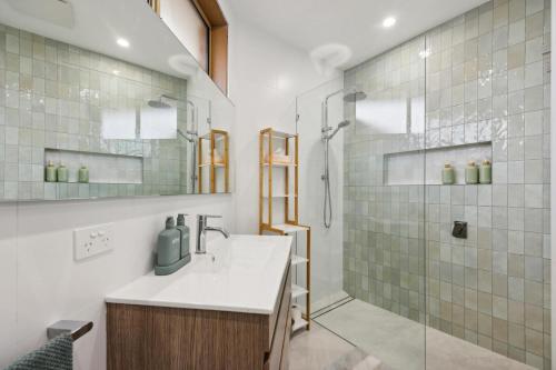 Three-Bedroom Apartment image 5