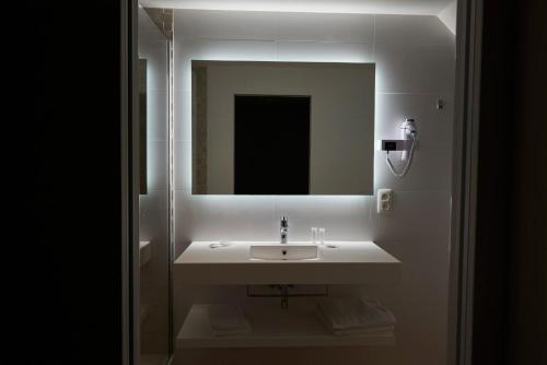 Double Room image 2