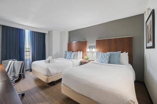 2 double beds