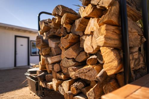 Private Joshua Tree Cabin w/ Hammocks & Campfire in Yucca Valley, USA