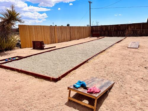 Private Joshua Tree Cabin w/ Hammocks & Campfire in Yucca Valley, USA