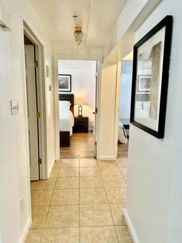 Cozy Evergreen Apartment by Newark Airport in Newark, USA