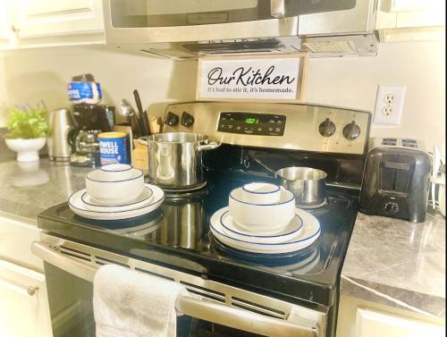 Cocina, Amazing Beautiful Downtown Apt in Norfolk City Center