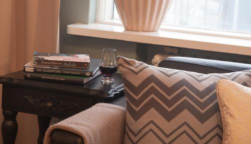 Hrafninn Guesthouse - image 11