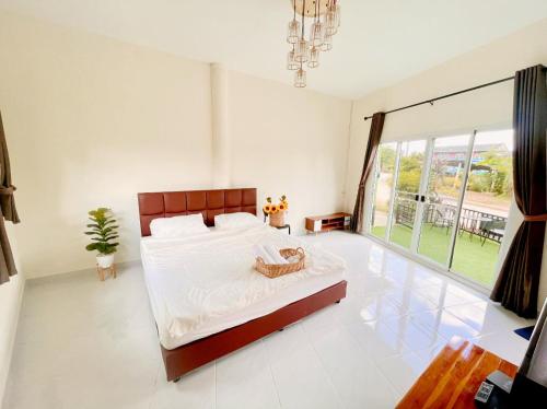 ภูผา เฮ้าส์ รีสอร์ท in Ban Mung