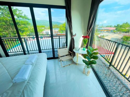 ภูผา เฮ้าส์ รีสอร์ท in Ban Mung