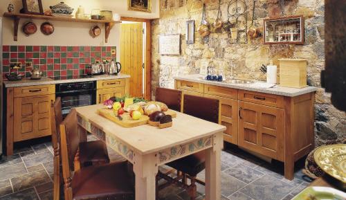 Two-Bedroom Cottage (Sleeps 4)