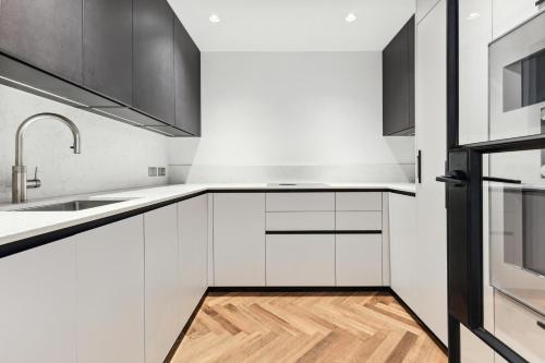 The Mayfair London Residence - Exclusive Apartments - image 2