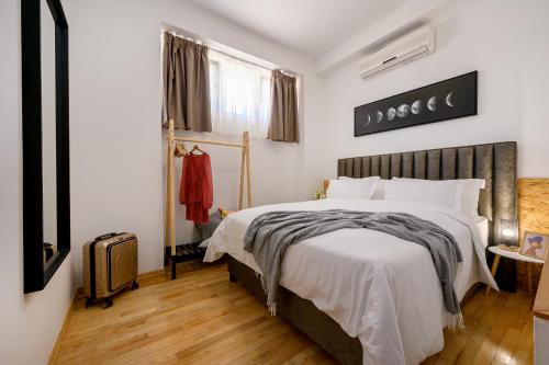 Yellow house with private parking by Adex travel Room Type - Budget Double Room