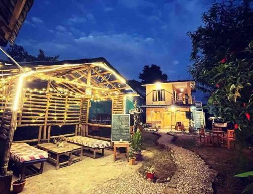 . Sparrow House, Landing Site, 3-bedroom house, Kitchen, Bonfire