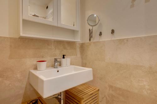 Ridolfi Apartment by Mamo Florence - image 5