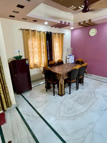 Prince Castle-4BHK Apartment,Guesthouse near Taj Falaknuma Palace