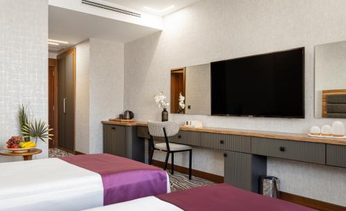 room detail thumbnail 1