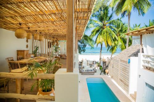 Boho Boutique Hotel - Beachfront , Adults Only , Private Pool, Кивенгва