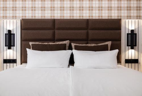 Double Room image 6