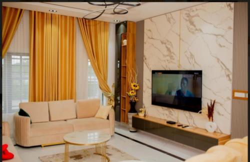 Shared lounge/TV area, Manor luxury homes in Apapa