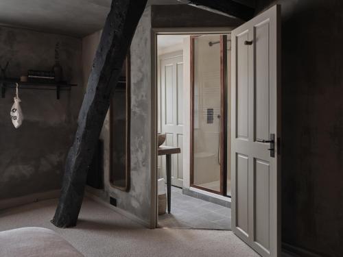 Highway in เบอร์ฟอร์ด