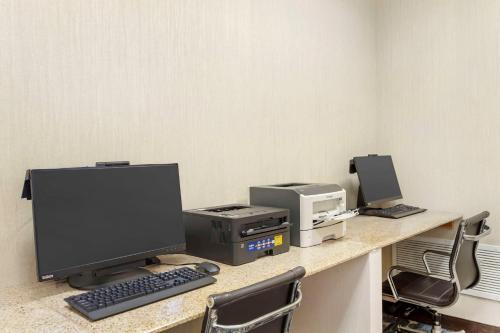 Best Western Mill River Manor in Rockville Centre, USA
