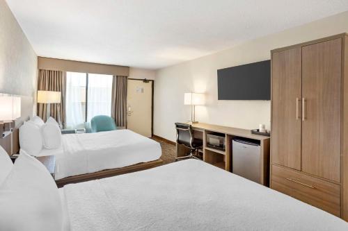 Best Western Mill River Manor - image 14