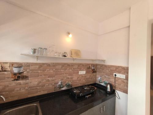 Kitchen, SHANKAR by the SEA, 2 min from Mandrem Beach in Mandrem