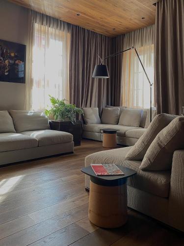 Townhall Apartments