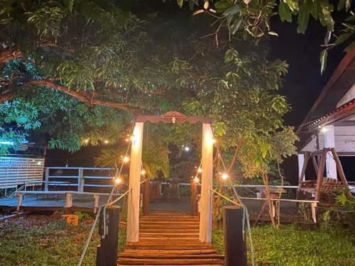 . Dokchampa Guesthouse and Restaurant